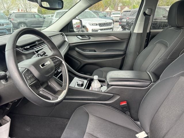 2023 Jeep Grand Cherokee L Laredo 4x4