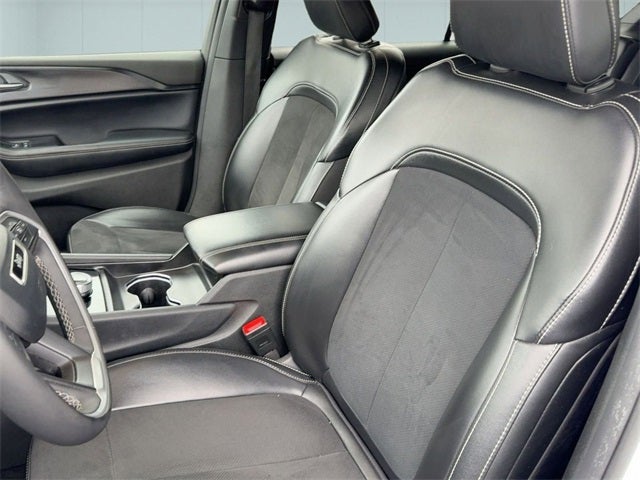 2024 Jeep Grand Cherokee L Altitude 4x4