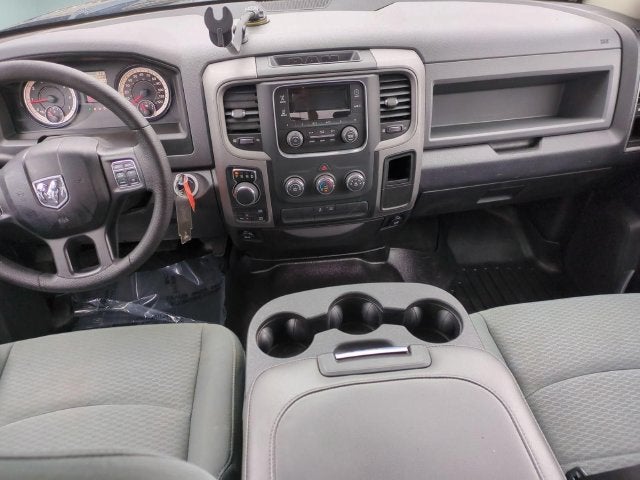 2017 RAM 1500 Express Crew Cab 4x4 5'7' Box