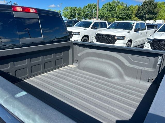 2018 RAM 1500 Big Horn Crew Cab 4x4 5'7' Box
