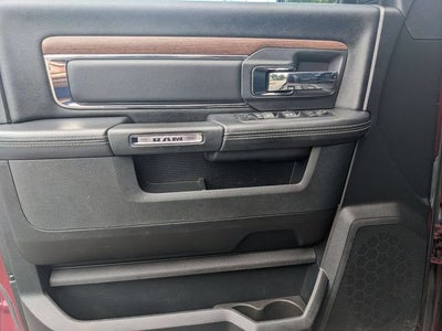 2017 RAM 1500 Laramie Crew Cab 4x4 5'7' Box