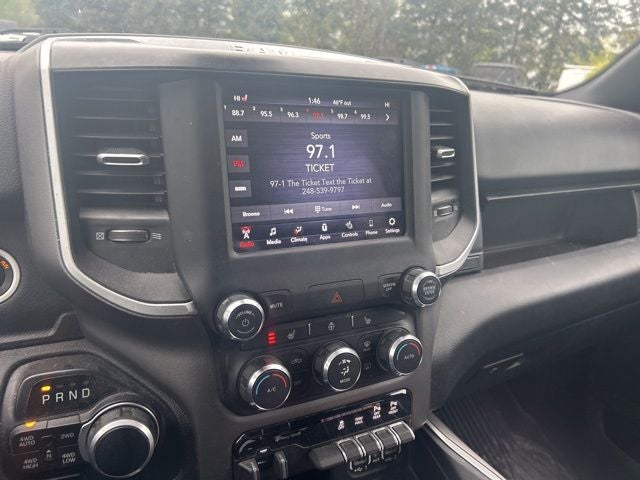 2020 RAM 1500 Big Horn Crew Cab 4x4 5'7' Box