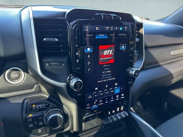 2022 RAM 1500 Big Horn Crew Cab 4x4 5'7' Box