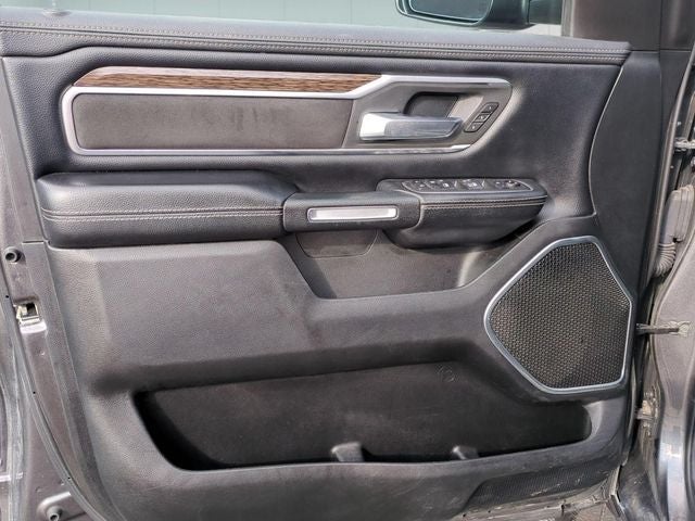 2020 RAM 1500 Laramie Crew Cab 4x4 5'7' Box