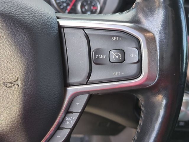 2020 RAM 1500 Laramie Crew Cab 4x4 5'7' Box