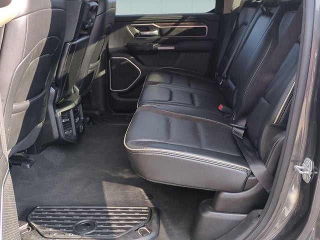 2020 RAM 1500 Laramie Crew Cab 4x4 5'7' Box