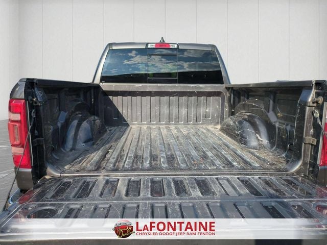 2020 RAM 1500 Laramie Crew Cab 4x4 5'7' Box
