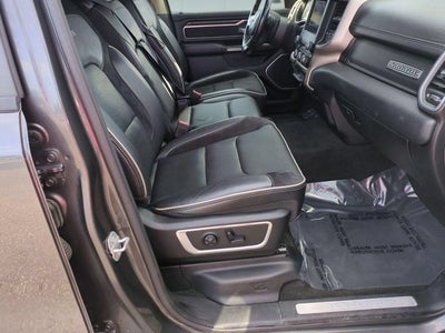 2020 RAM 1500 Laramie Crew Cab 4x4 5'7' Box