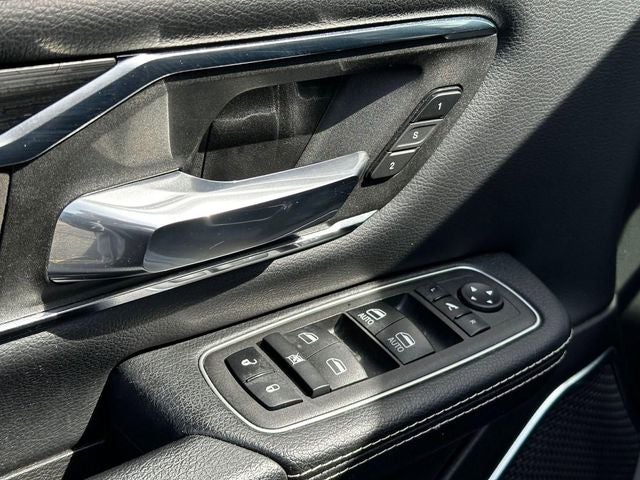 2024 RAM 1500 Laramie Crew Cab 4x4 5'7' Box
