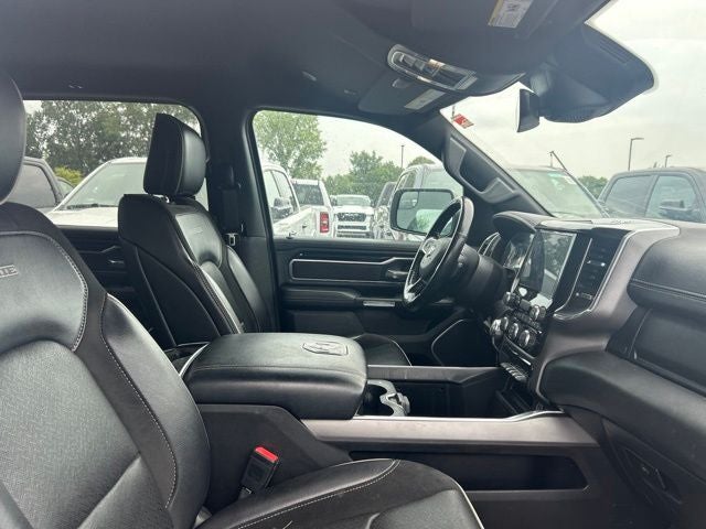 2022 RAM 1500 Laramie Crew Cab 4x4 6'4' Box