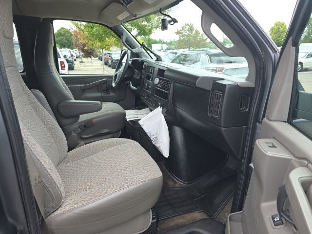2017 Chevrolet Express 2500 LT Passenger