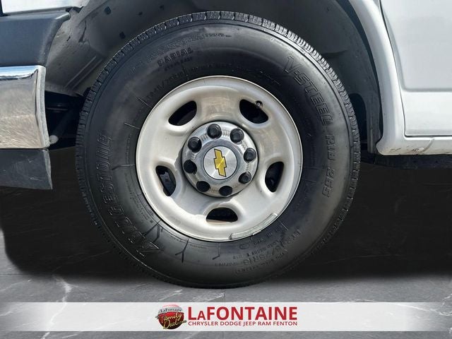 2025 Chevrolet Express Passenger RWD 3500 Extended Wheelbase LT