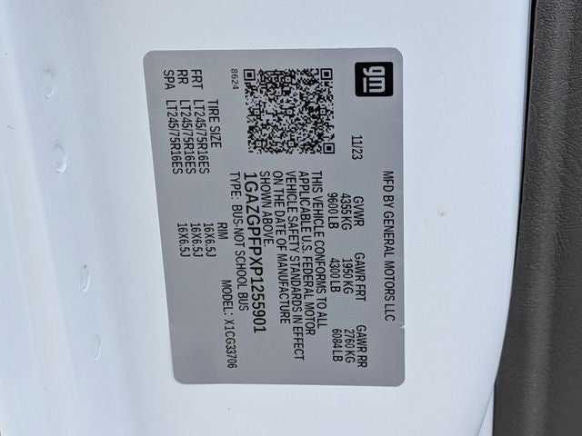 2023 Chevrolet Express 3500 LT Passenger