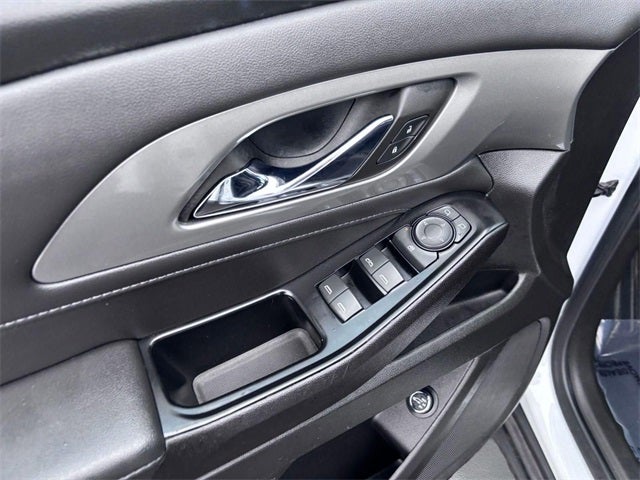 2023 Chevrolet Traverse FWD LT Cloth