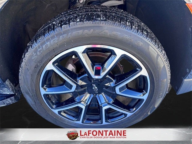 2023 Chevrolet Suburban 4WD RST