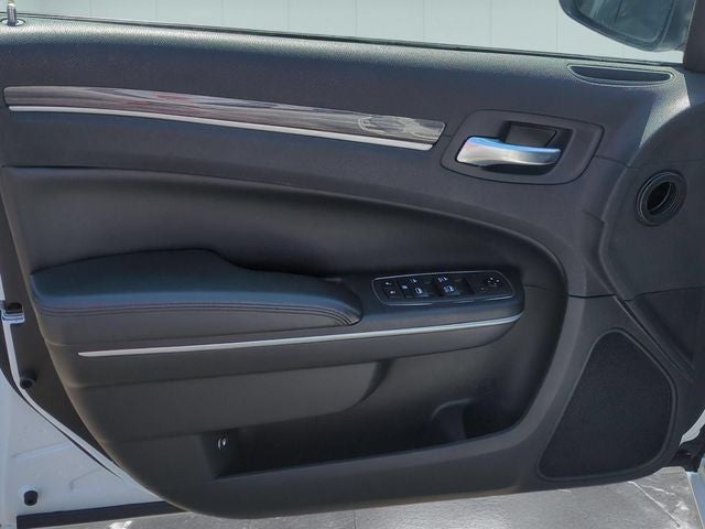 2021 Chrysler 300 Touring