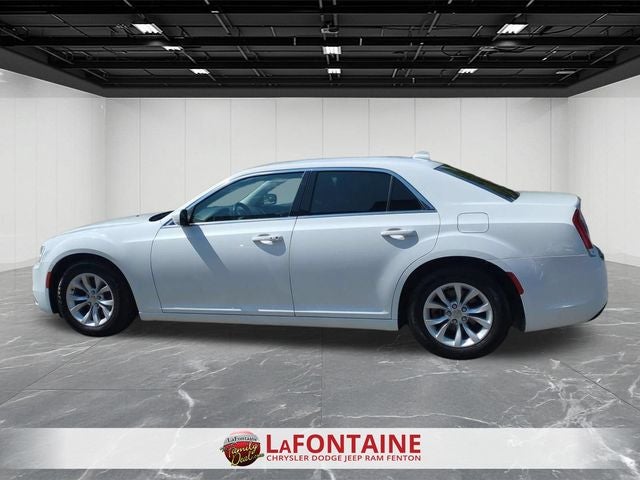2021 Chrysler 300 Touring