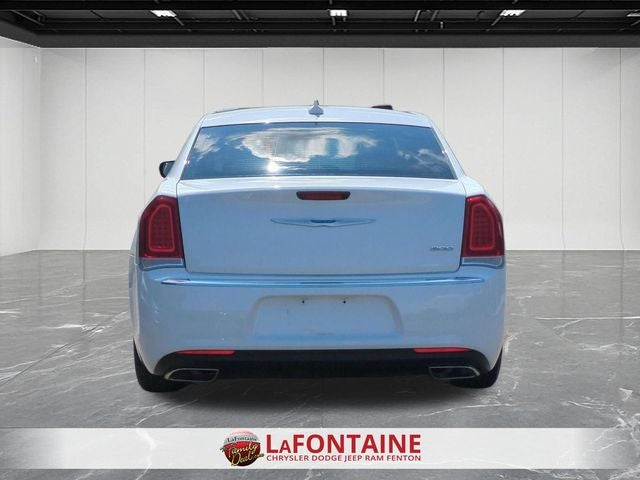2021 Chrysler 300 Touring