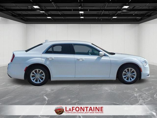 2021 Chrysler 300 Touring