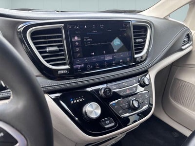 2024 Chrysler Pacifica Hybrid Select