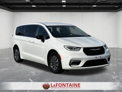 2024 Chrysler Pacifica Hybrid Select