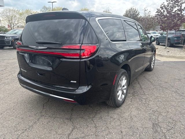 2023 Chrysler Pacifica Touring L AWD