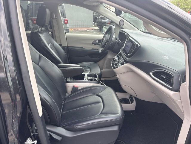 2023 Chrysler Pacifica Touring L AWD