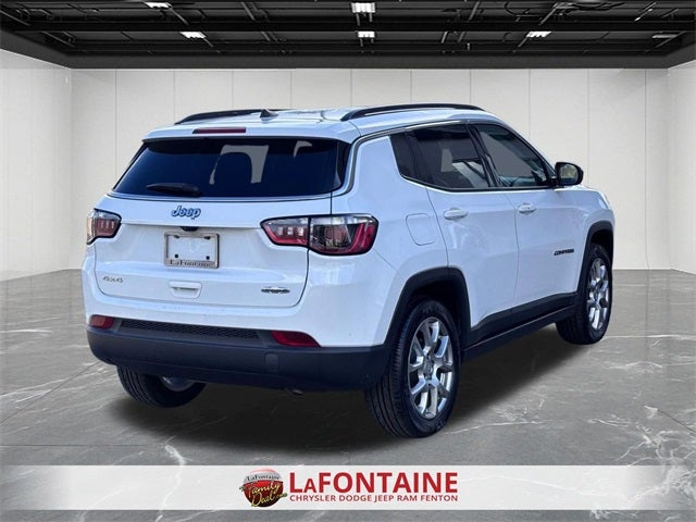 2022 Jeep Compass Latitude Lux 4x4