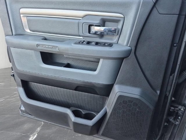 2018 RAM 1500 Big Horn Crew Cab 4x4 5'7' Box