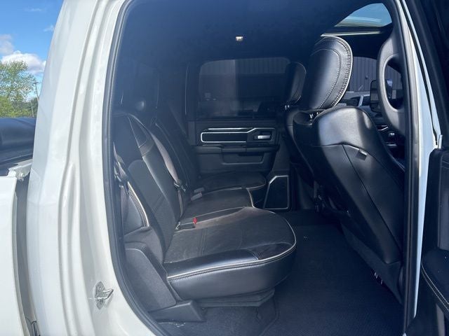 2019 RAM 2500 Laramie Crew Cab 4x4 6'4' Box