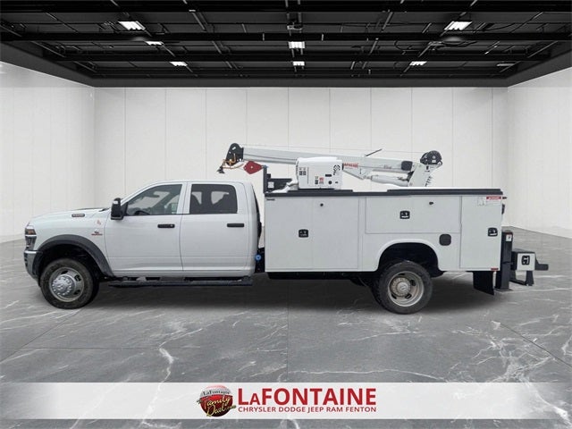2026 RAM Ram 5500 Chassis Cab RAM 5500 TRADESMAN CHASSIS CREW CAB 4X4 84' CA