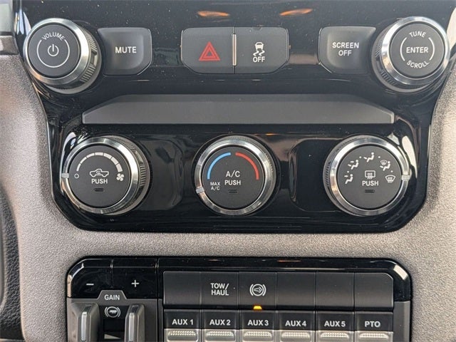 2026 RAM Ram 5500 Chassis Cab RAM 5500 TRADESMAN CHASSIS CREW CAB 4X4 84' CA