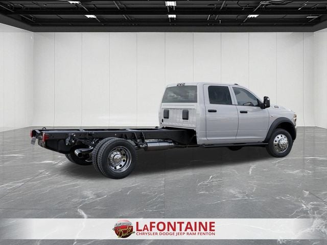 2026 RAM Ram 5500 Chassis Cab RAM 5500 TRADESMAN CHASSIS CREW CAB 4X4 84' CA