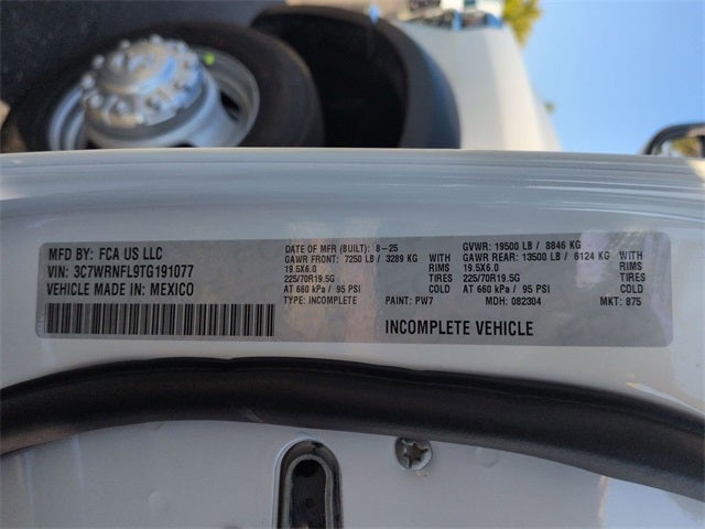 2026 RAM Ram 5500 Chassis Cab RAM 5500 TRADESMAN CHASSIS CREW CAB 4X4 84' CA