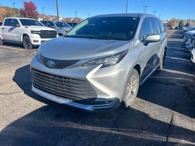 2022 Toyota Sienna XLE