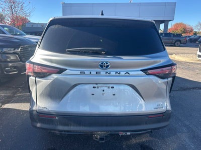 2022 Toyota Sienna XLE