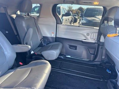 2022 Toyota Sienna XLE