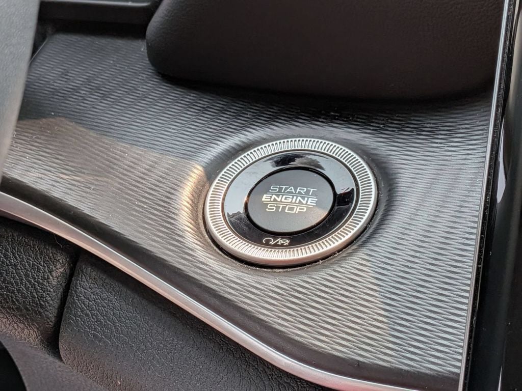 2023 Jeep Grand Cherokee Laredo 4x4