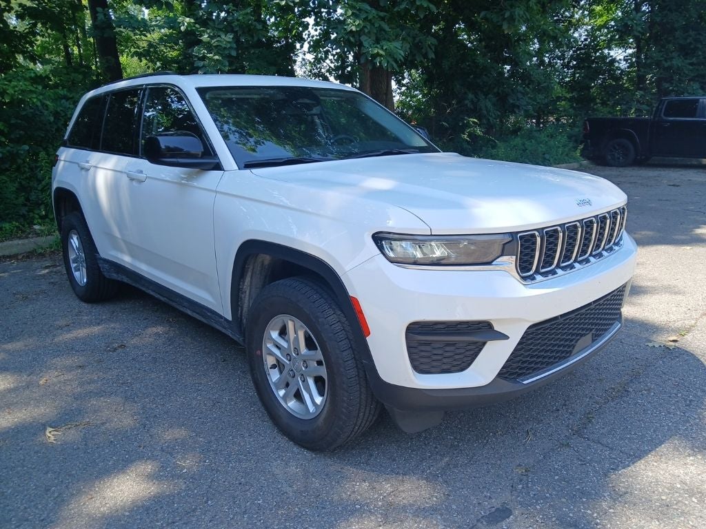 2023 Jeep Grand Cherokee Laredo 4x4