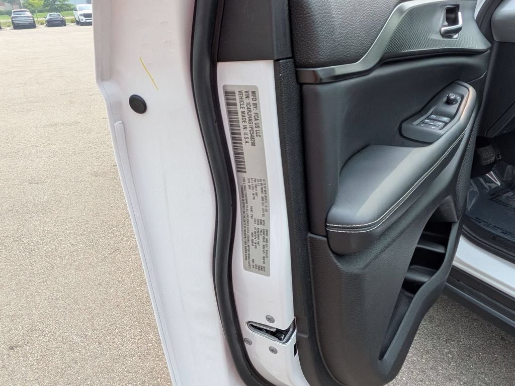 2023 Jeep Grand Cherokee Laredo 4x4