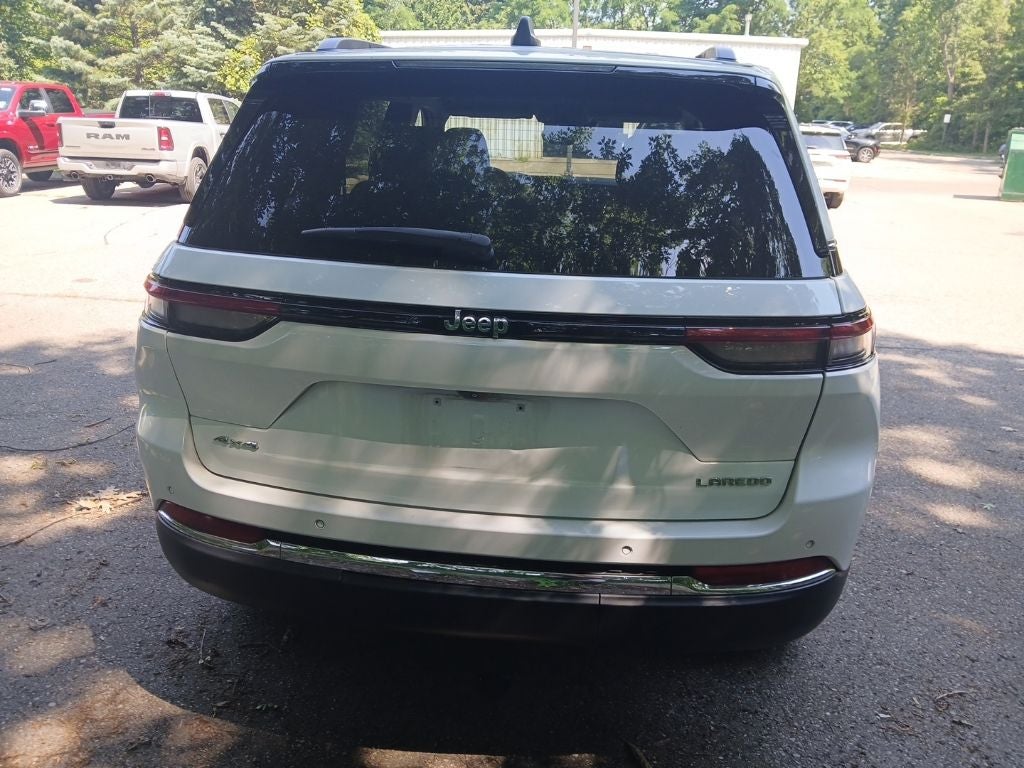 2023 Jeep Grand Cherokee Laredo 4x4