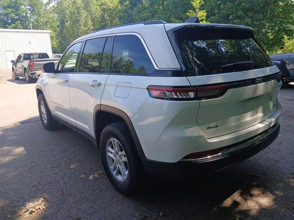 2023 Jeep Grand Cherokee Laredo 4x4