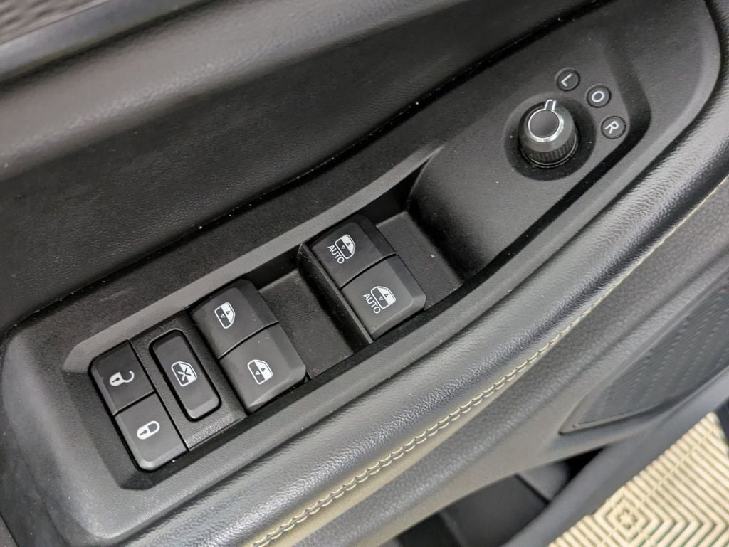 2023 Jeep Grand Cherokee Laredo 4x4