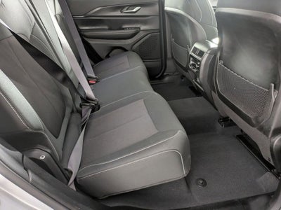 2023 Jeep Grand Cherokee Laredo 4x4