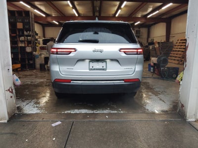 2023 Jeep Grand Cherokee L Laredo 4x4