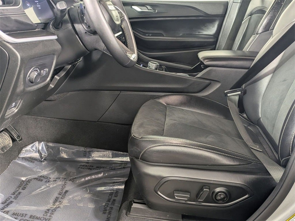 2024 Jeep Grand Cherokee L Altitude 4x4