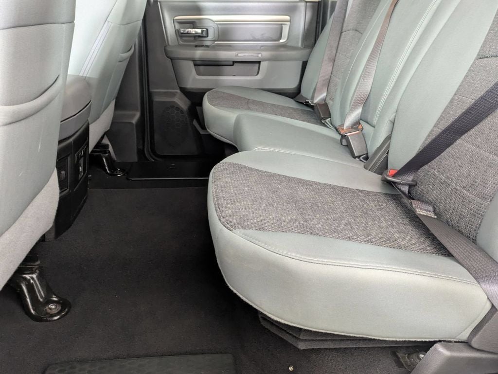 2018 RAM 1500 Big Horn Crew Cab 4x4 5'7' Box