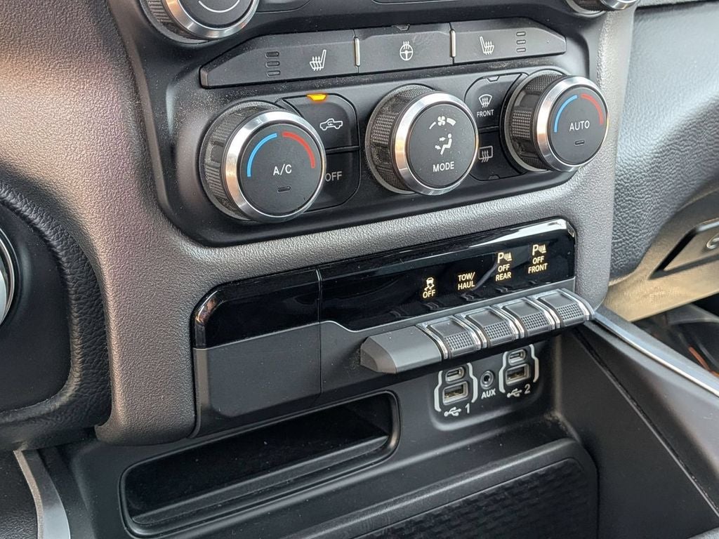 2021 RAM 1500 Big Horn Crew Cab 4x4 5'7' Box