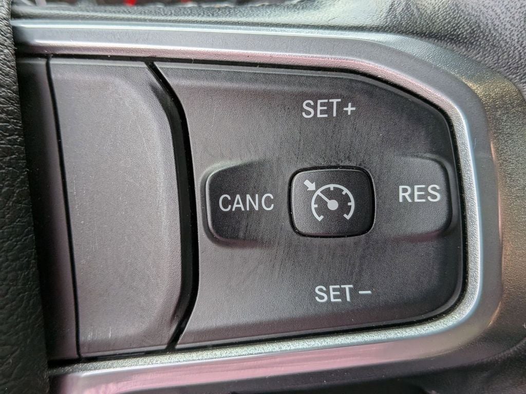 2023 RAM 1500 Laramie Crew Cab 4x4 5'7' Box