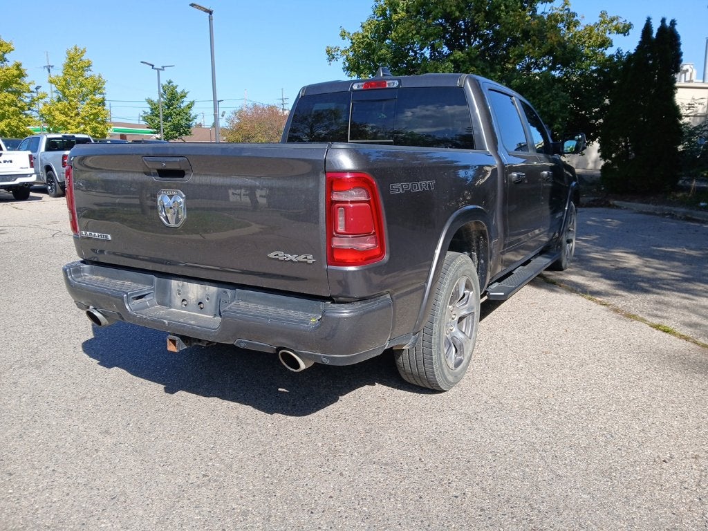 2020 RAM 1500 Laramie Crew Cab 4x4 5'7' Box